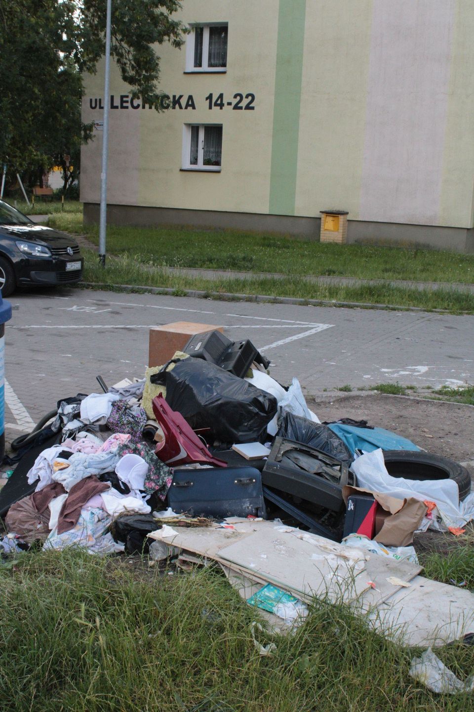 ŚMIETNISKO NA LECHICKIEJ