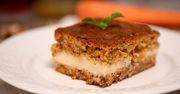 Ciasto marchewkowo-orzechowe z budyniową wkładką. Nie zostaje po nim nawet jeden okruszek