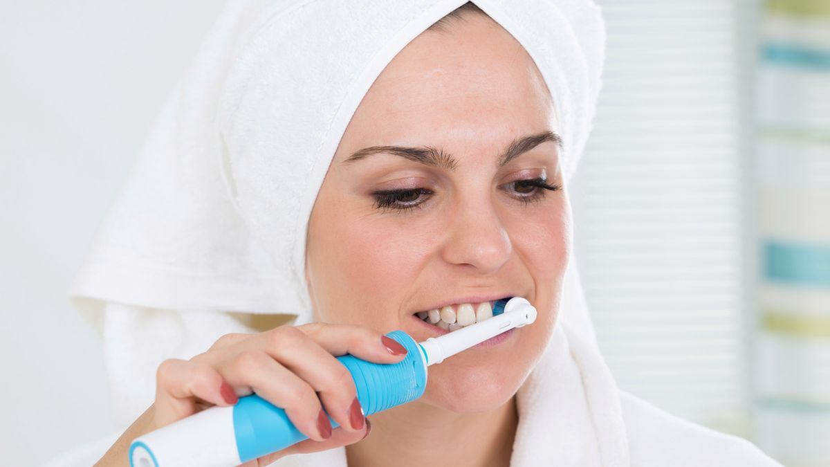 Dbamy o zęby: przegląd elektrycznych szczoteczek do 100 zł 1