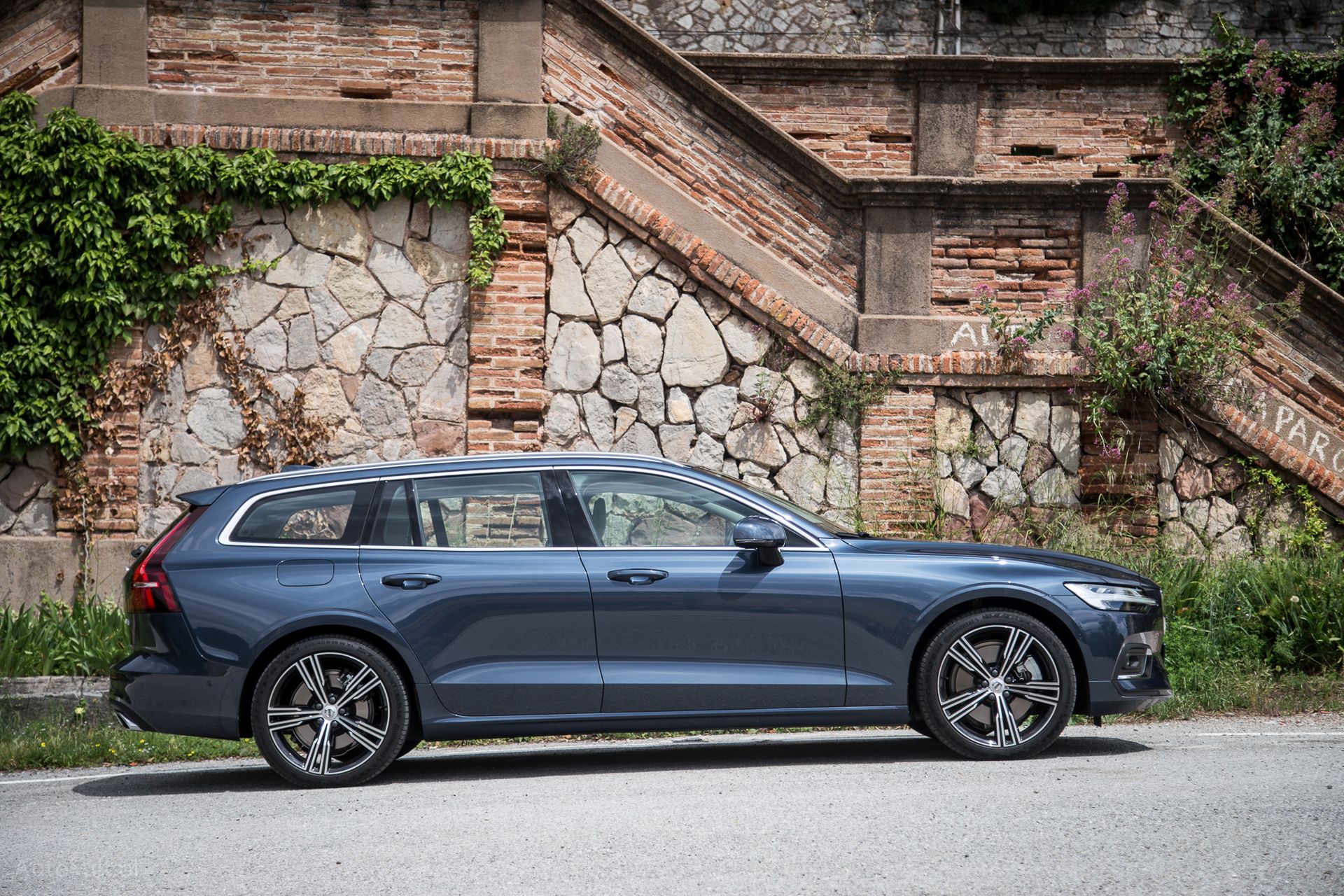 Volvo V60 D4 (2018) (fot. Mateusz Żuchowski)