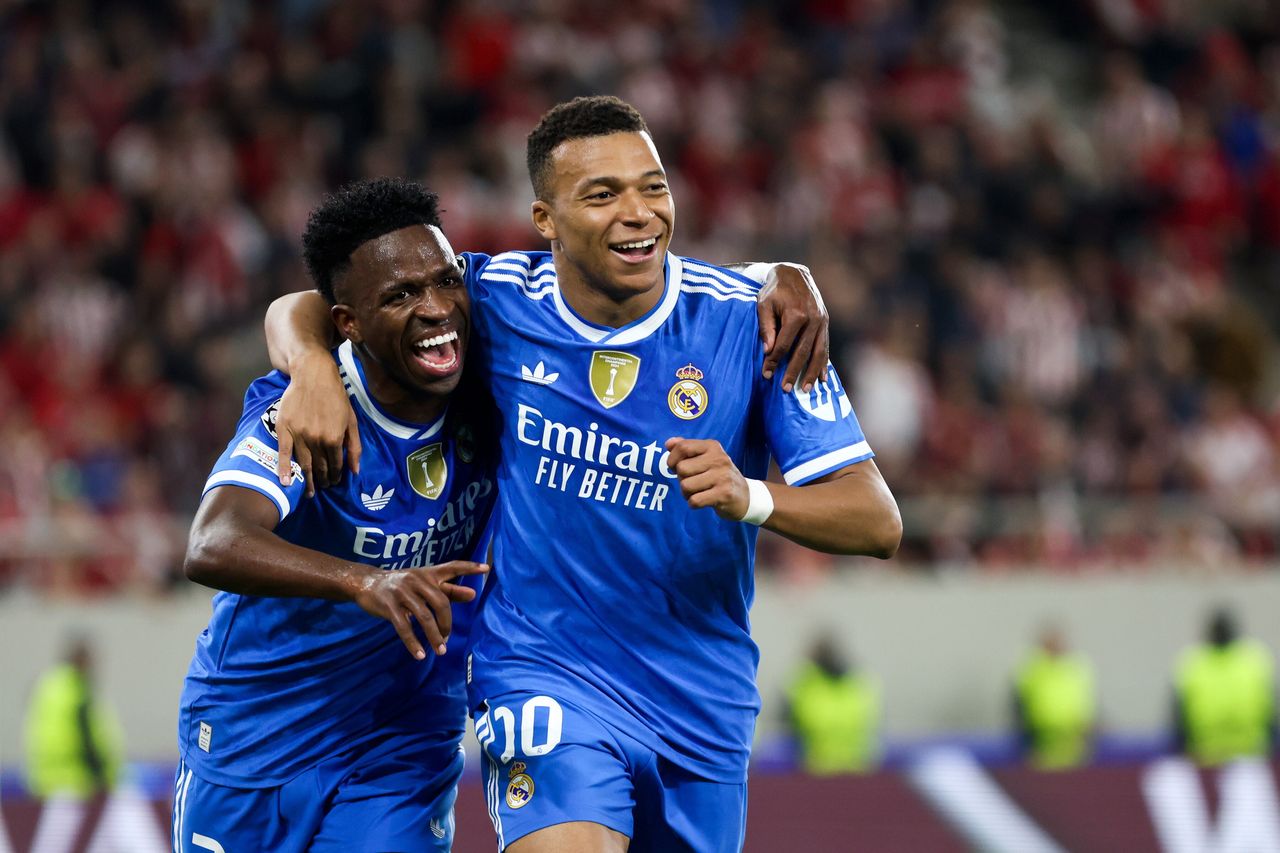 Arsenal zatrzymał Bayern. Gol Zielińskiego, cztery trafienia Mbappe