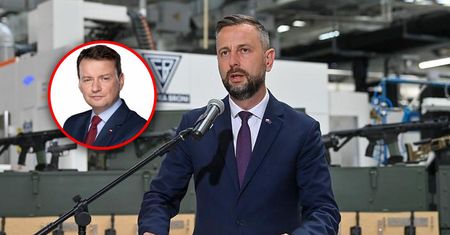"Trudno o większe kuriozum". Szef MON zareagował na słowa Błaszczaka