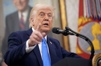 Trump zmroził rynek. Czerwień zalała indeksy w oczekiwaniu na "dzień wyzwolenia"