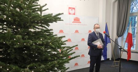 Sylwester 2020. RPO o obostrzeniach. "Zakaz poruszania się byłby bezprawny"