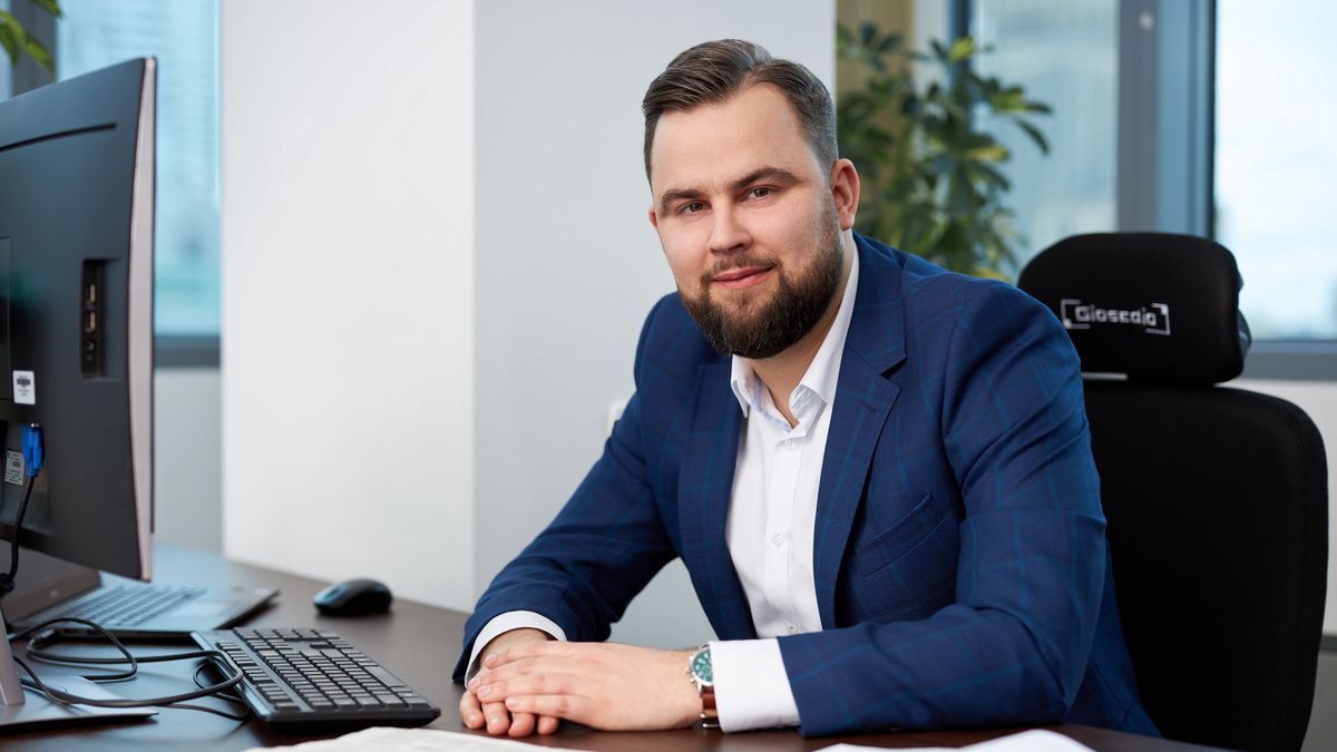 Piotr Zaremba - Prezes ElectroMobility Poland