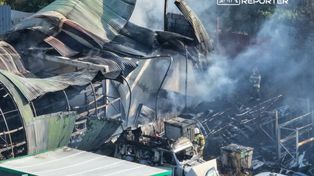 Bramki: Pożar hali pod Warszawą. Część konstrukcji dachu się zawaliła