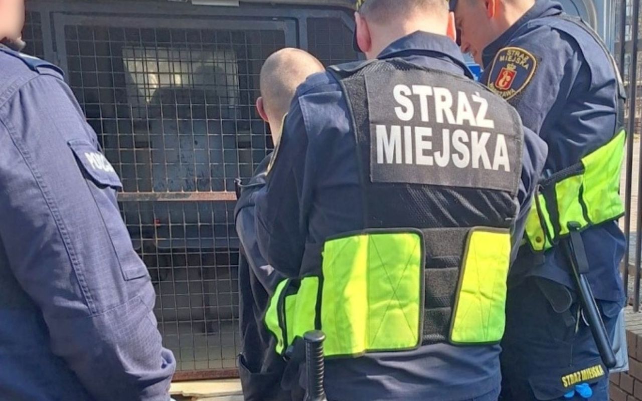 Pił na peronie w Warszawie. Odkryli, kim jest 30-latek