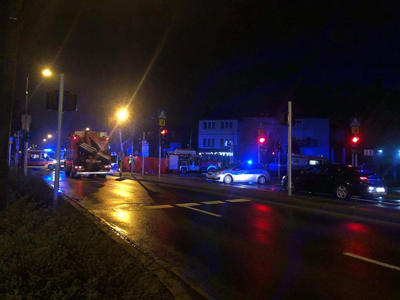 Tragedia w Piastowie. Wycinali rannych z wraków