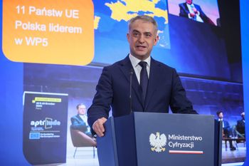 Co dalej z mObywatelem? Koniec spekulacji. Minister ogłasza