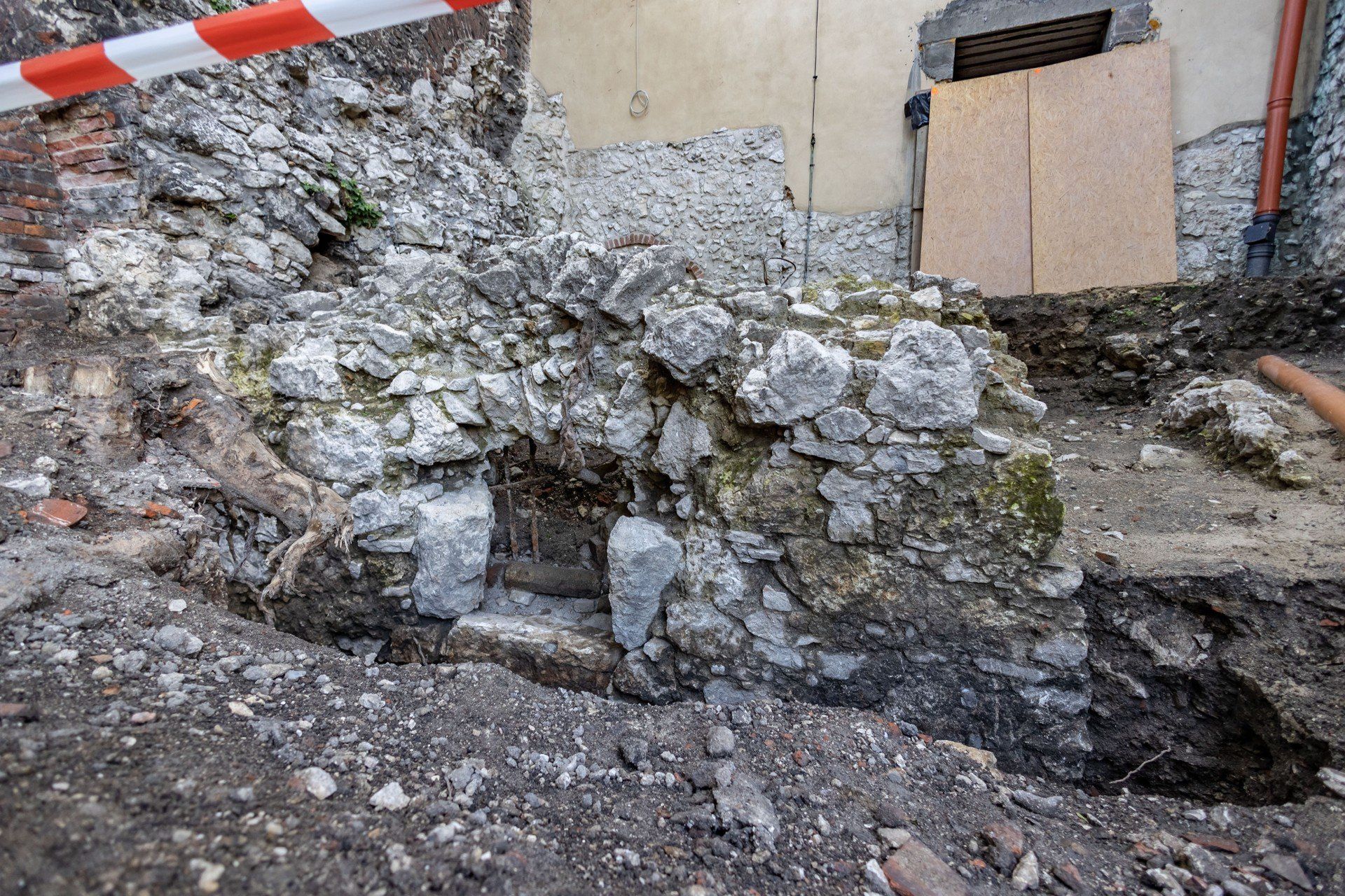 Archeolodzy wciąż odnajdują ślady przeszłości na terenie Muzeum Archeologicznego