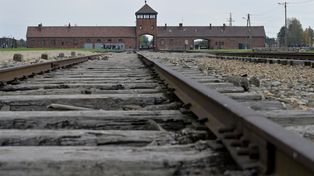 Rzeszowscy policjanci zwiedzili Muzeum Auschwitz-Birkenau. Uczyli się o źródłach nienawiści