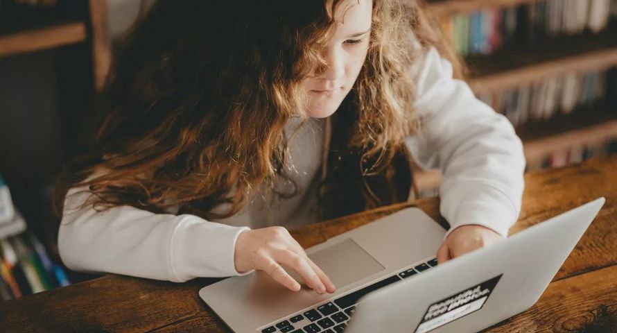 AI w rękach dzieci: jakie zagrożenia widzą najmłodsi