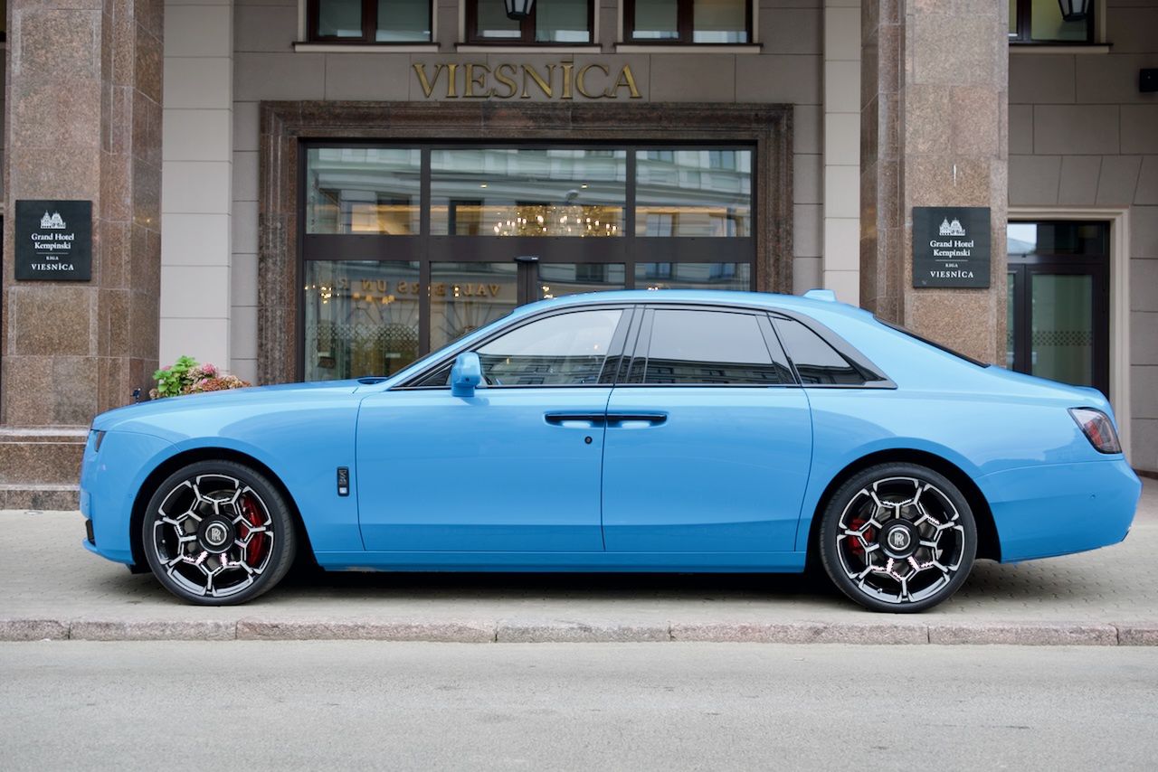 Rolls-Royce Black Badge Ghost