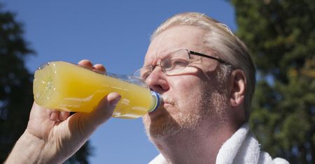 Obniża cholesterol i ciśnienie. Pij dwie szklanki dla zdrowia serca