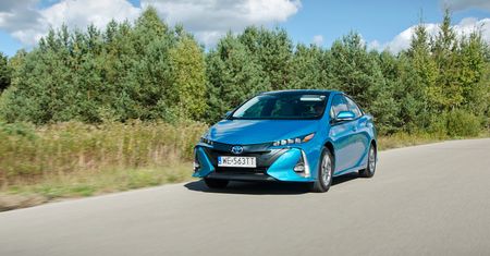 Dzień dobry Toyoto Prius Plug-in Hybrid! Sprawdzimy, jak bardzo nie potrzebujesz paliwa