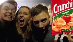 Odświeżona marka Crunchips w nowej imprezowej reklamie (wideo)
