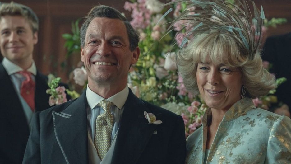 ślub Karola i Camilli w "The Crown"