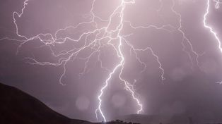 Tatry: Burze i deszcz. TPN ostrzega przed wyjściem na szlaki