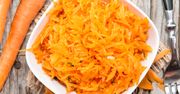 Wymieszaj z tartą marchewką i podaj do kotletów. Pasuje jeszcze lepiej niż zasmażana z babcinego przepisu