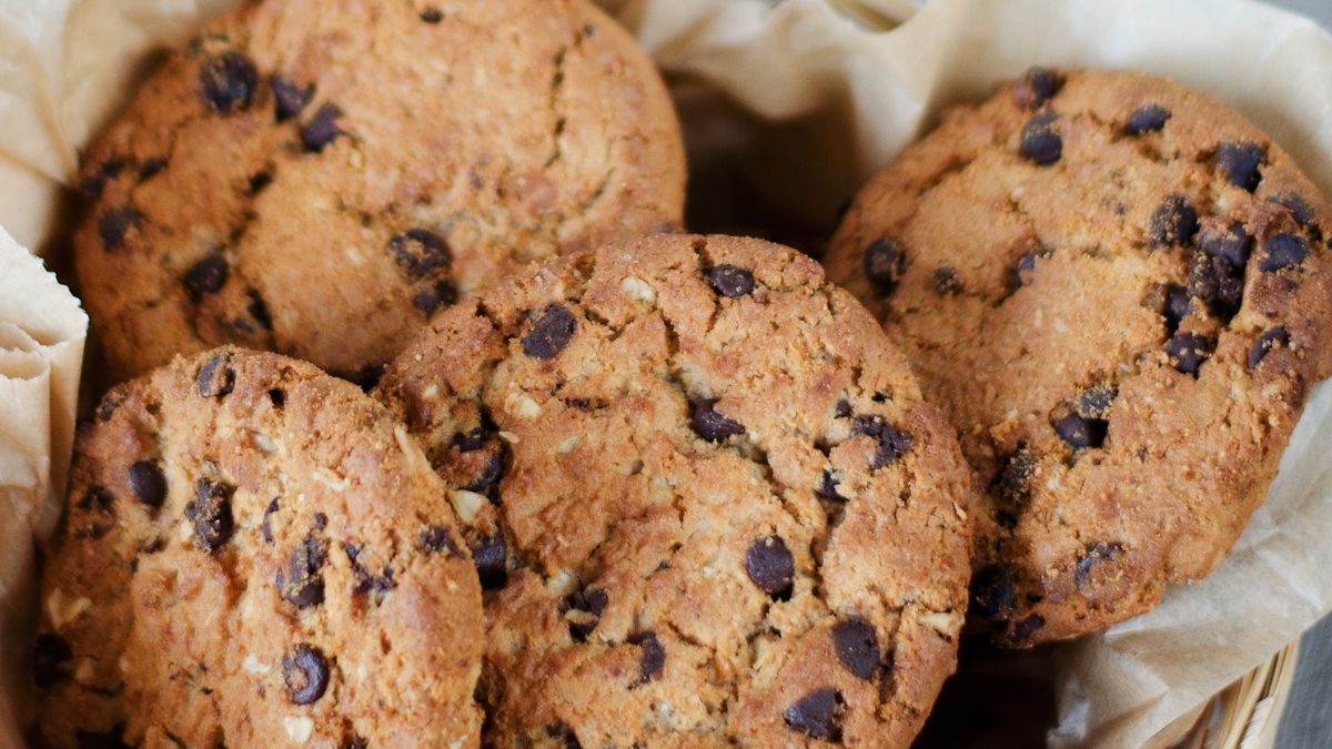 Ciastka owsiane z masłem orzechowym sprawdzą się do kawy