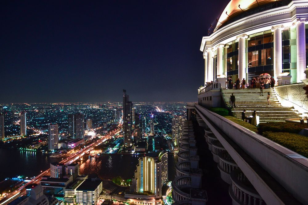 Widok na Bangkok z baru Sirrocco.