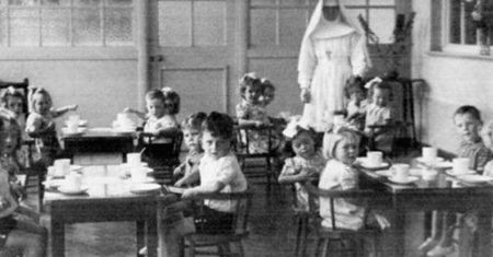Zapomniane dzieci. Tajemnica masowego grobu w Tuam. Zakonnice grzabały małych podopiecznych