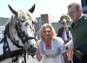 Na ślubie austriackiej minister spraw zagranicznych bawił się Władimir Putin!