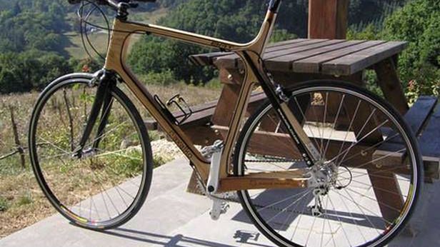 Rower z jesionu. Połączenie tradycyjnego rzemiosła i nowoczesnej technologii 1