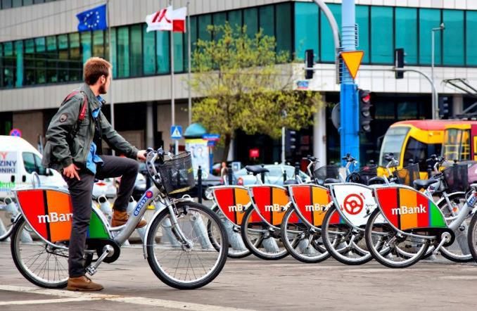 Warszawa. Zmiany w rowerowym miejskim zasobie. Mniej stacji, mniej rowerów, ale tylko na "czas pomostowy"