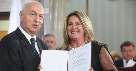 PiS wykluczył z młodzieżówki radną. Twierdzi, że nie poszło o to, jak głosowała jej matka
