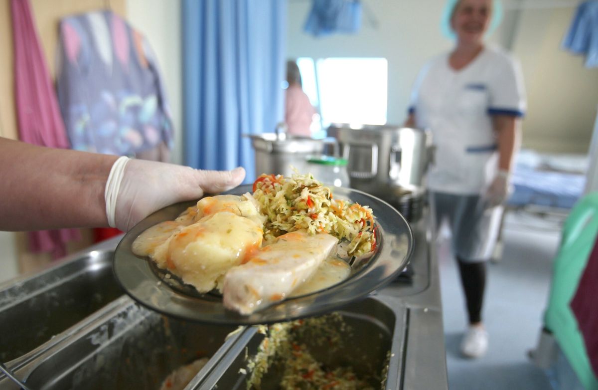 PiS po raz kolejny pochyla się nad posiłkami w szpitalach