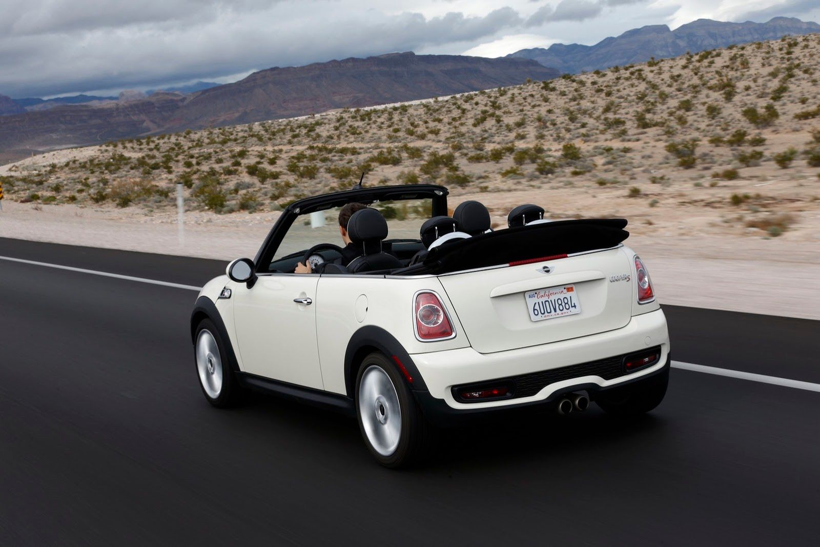 Galeria Mini jako celebracja sprzedaży półmilionowego egzemplarza w USA 245