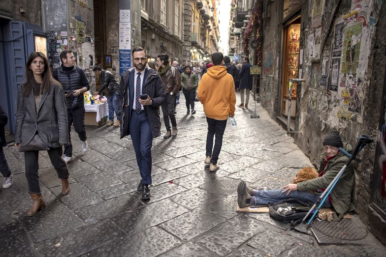Drastyczny wzrost ubóstwa we Włoszech. Ludziom brakuje na jedzenie, ubranie i rachunki