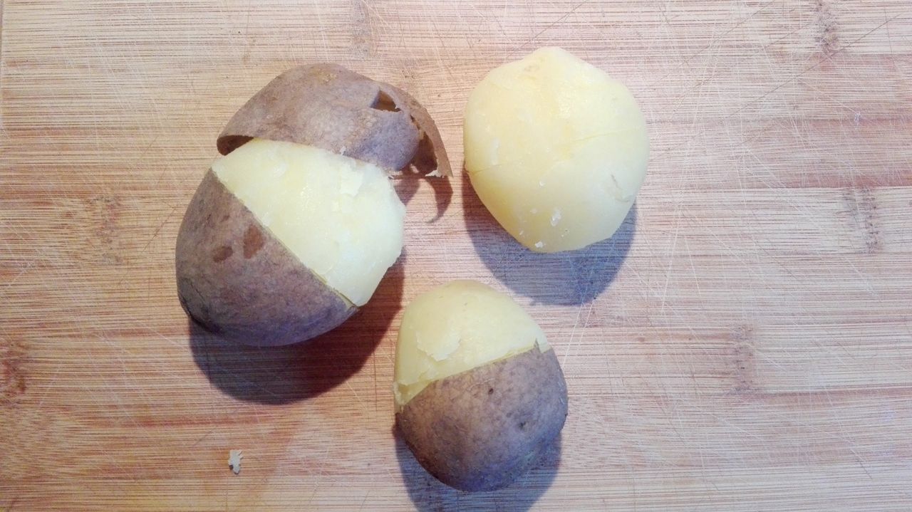 Peel the potatoes in a blink of an eye. You do not need any kind of peeler