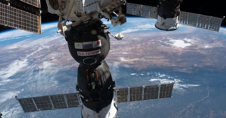 Powietrze dalej ucieka z ISS. Astronauci wznowili poszukiwania przyczyny
