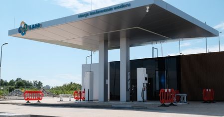 W Lublinie stanęła pierwsza stacja tankowania wodoru w regionie. Już wiadomo, że nie uda się jej otworzyć przed wakacjami