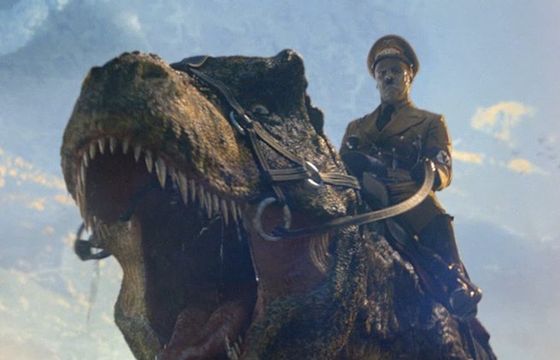 "Iron Sky The Coming Race": Naziści i dinozaury