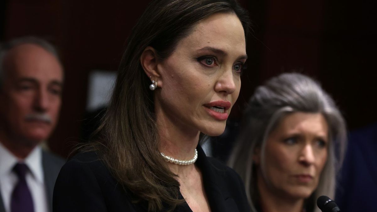 Angelina Jolie odwiedziła w Ukrainie najmłodsze ofiary wojny 