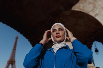 Zakażą noszenia hidżabu? "Ideologia islamistyczna". Podział we Francji