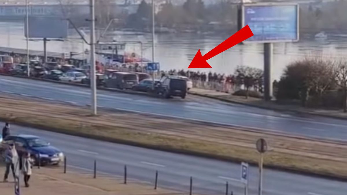 Ogromne zainteresowanie zwiedzaniem nowego promu.