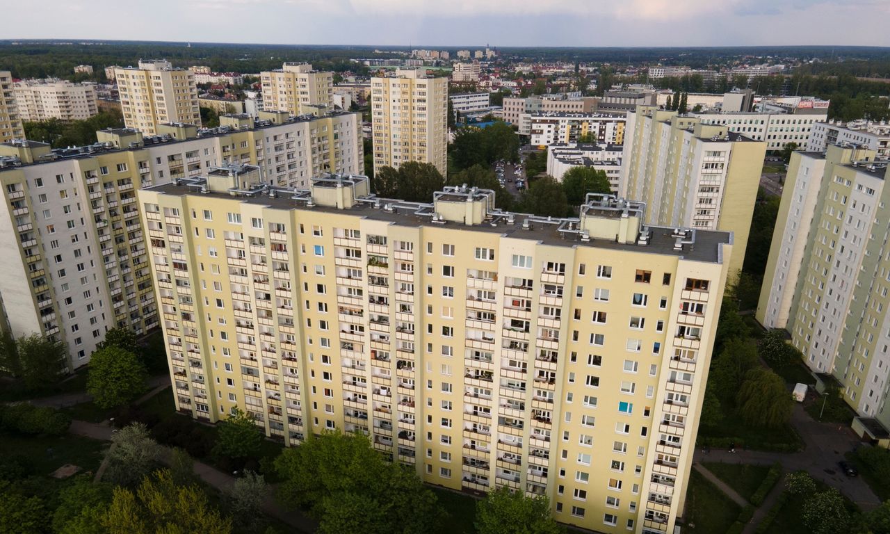 Bloki mieszkalne na warszawskiej Pradze. W tej dzielnicy ze względu na niższe ceny wynajmu mieszka wielu studentów
