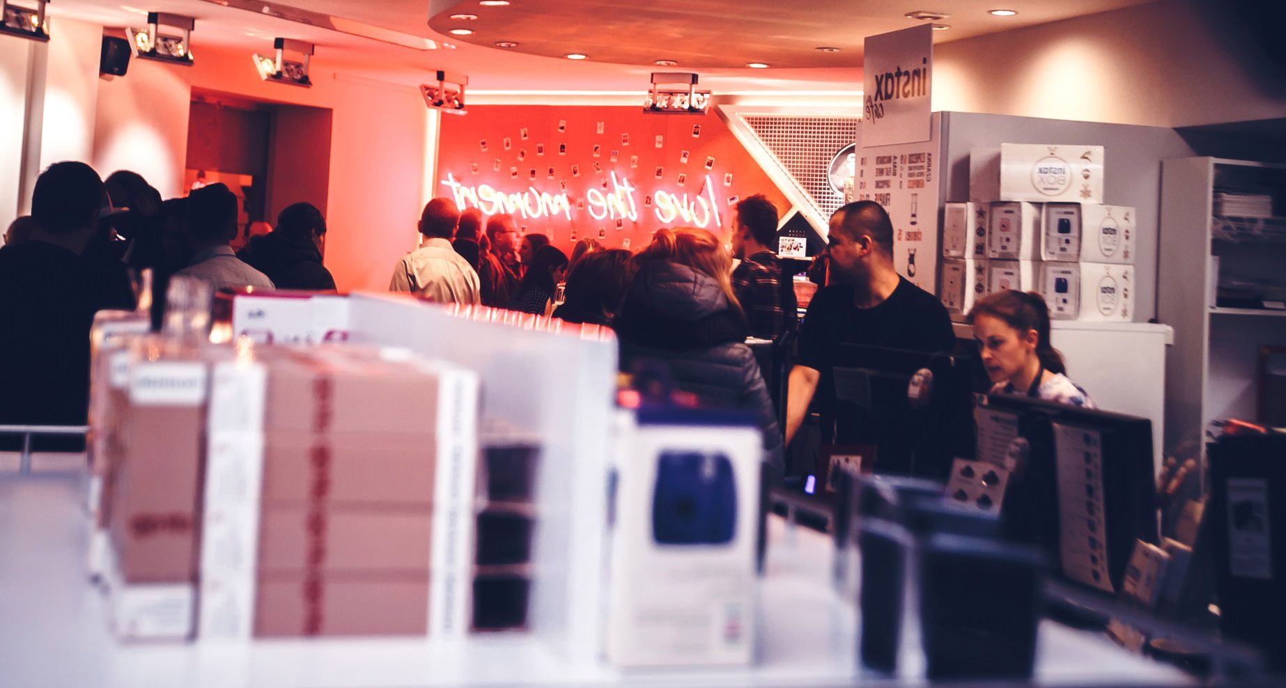 W Warszawie powstał pierwszy w Polsce Instax Store 5
