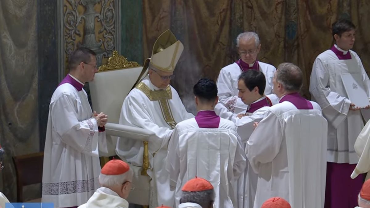 Papież Leon XIV odprawił pierwszą mszę po jego 