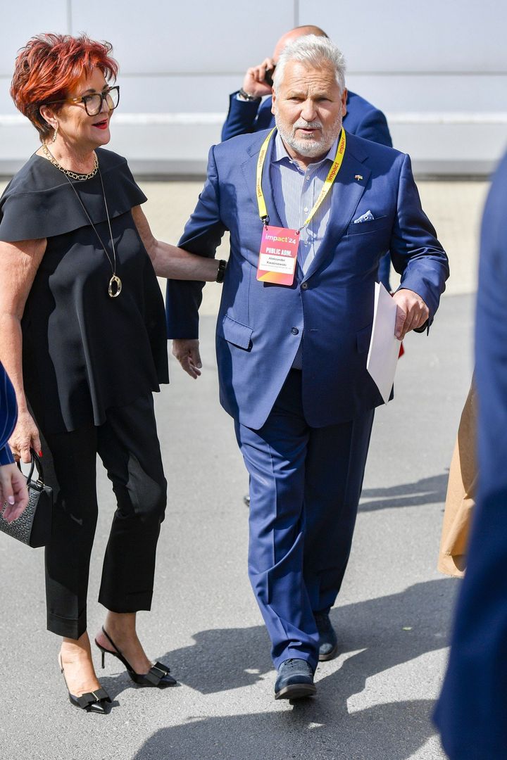 Jolanta Kwaśniewska w stylizacjach na 2025 rok. Inspiracje na jubileusz i komunię