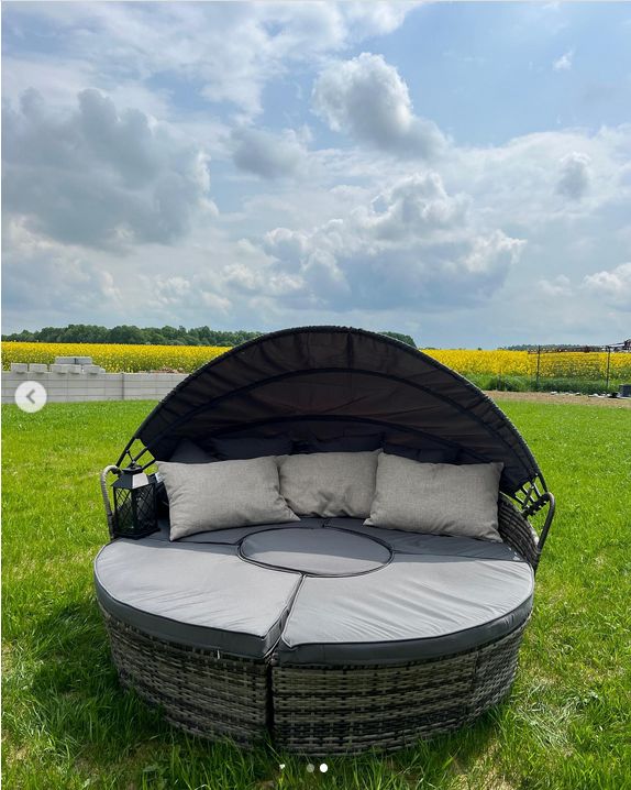 Anna Bardowska pochwaliła się ogrodem. Jej dom otacza betonowy MUR