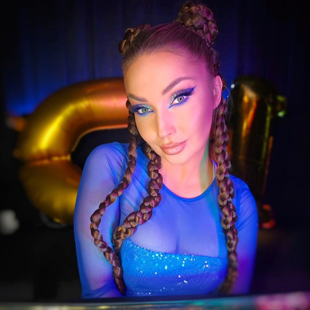 Cleo postawiła na nowy kolor włosów (Instagram)