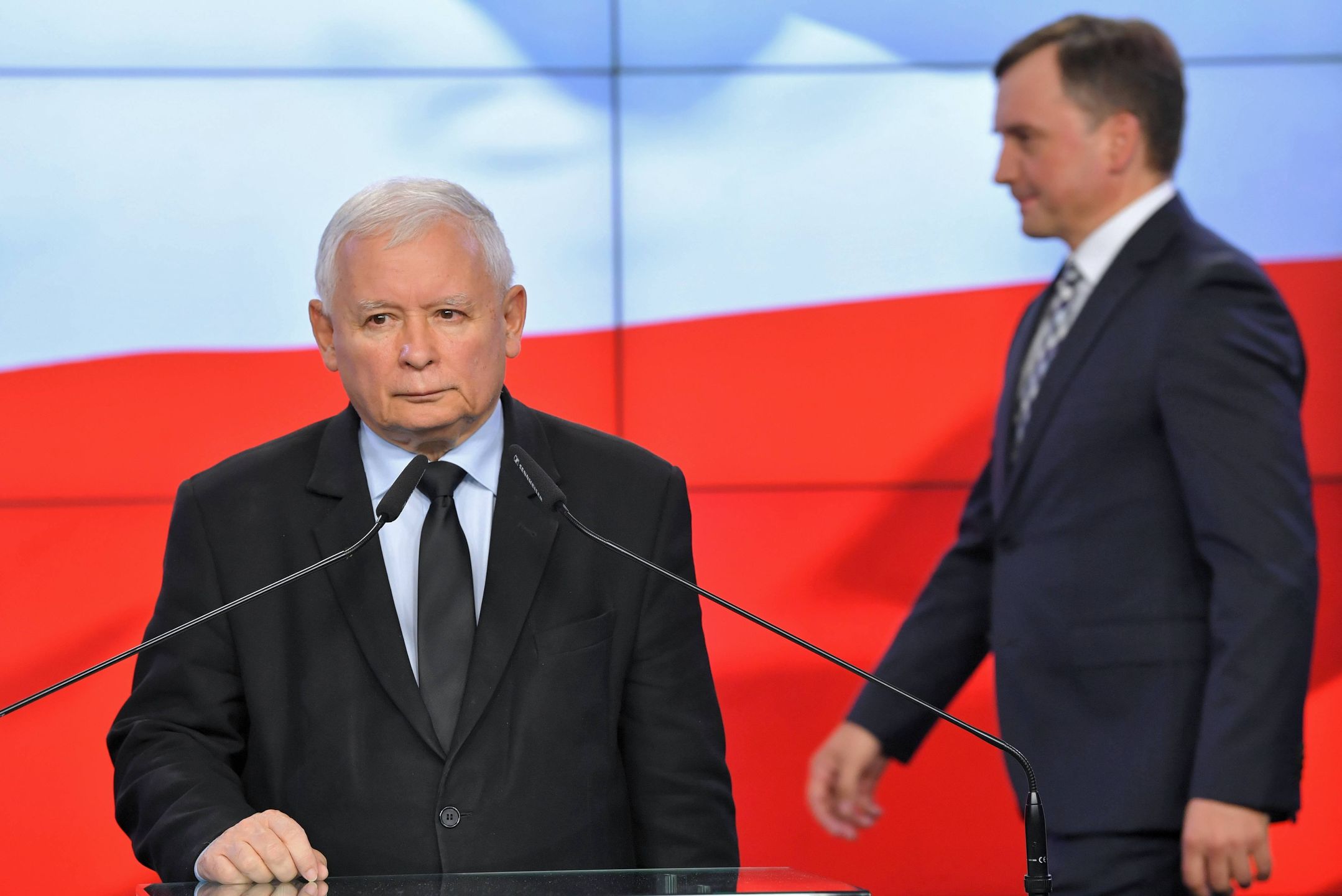 Jaros�aw Kaczy�ski, Zbigniew Ziobro Radek Pietruszkabriefing prasowy, Jaros�aw Kaczy�ski, konferencja prasowa, lider, nowa, nowogrodzka, polityk, polityka, porozumienia, BINARY<(22) bytes>, umowa koalicyjna, Zbigniew Ziobro , zjednoczona prawica