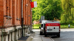 2600 listonoszy dostanie nowe auta. Wybór nie będzie łatwy