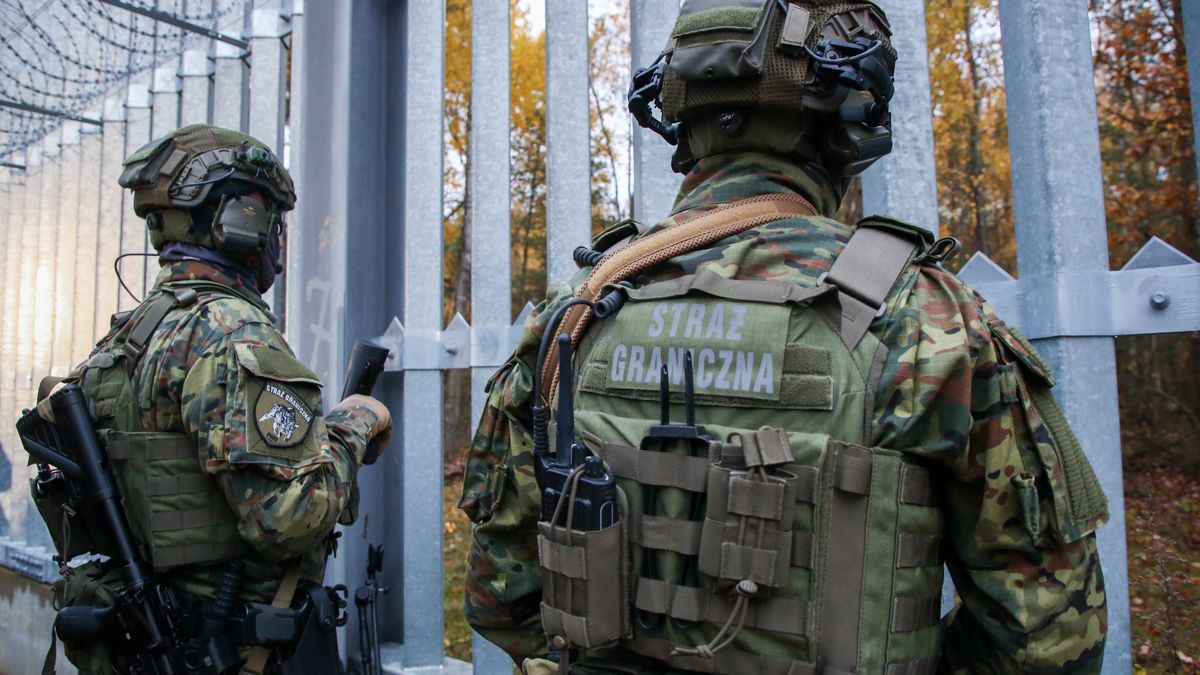 stra� graniczna
Artur Reszko
bariera graniczna, bezpiecze�stwo, granica, mur graniczny, pa�stwa, patrol, polska niemcy, polski niemiec, polsko bia�oruskiej, polsko-bia�oruska, Po�owce Pieszczatka, stra� graniczna, stra�nik graniczny, stra�y granicznej, Unii Europejskiej, unijna, wschodnia, zapora