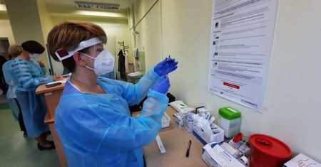 Szczepienia na COVID. Kolejne partie preparatu we Wrocławiu. Najwięcej dawek znów w USK